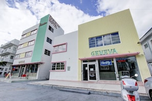 Front of property - Geneva Hotel (Miami Beach)