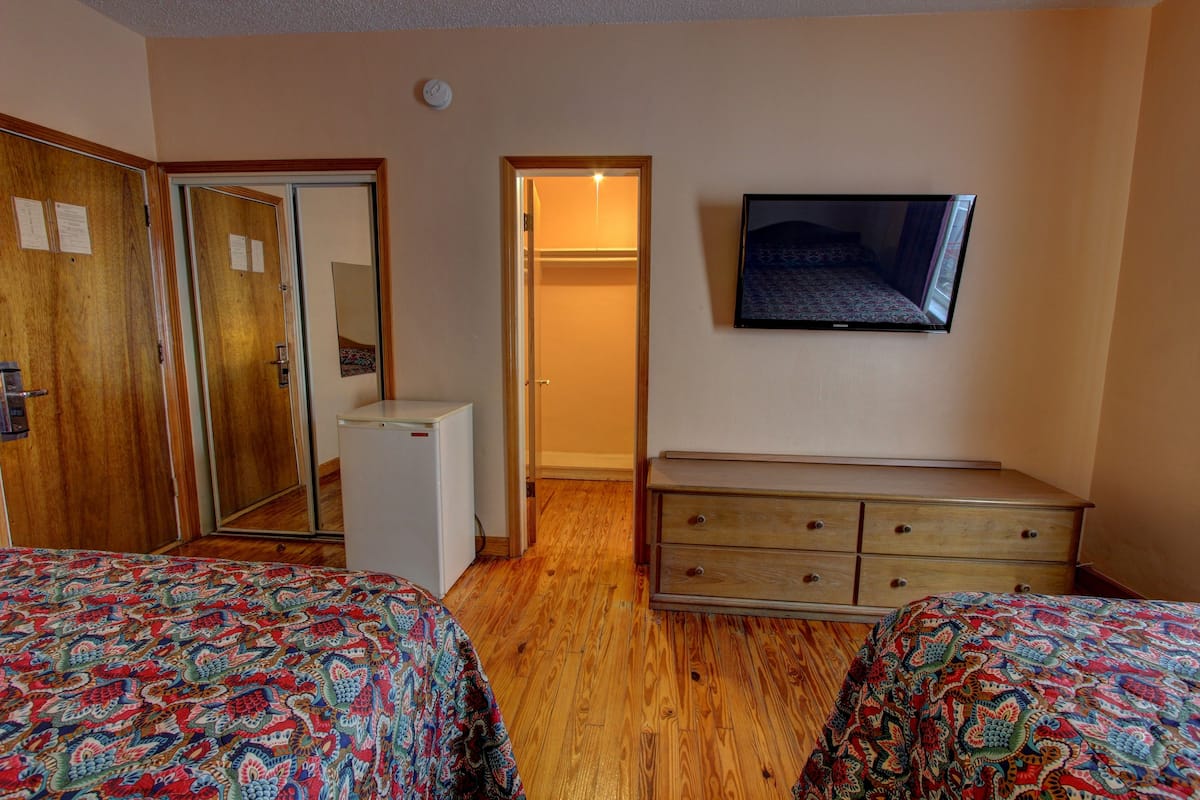 Deluxe Two Beds | In-room safe, blackout drapes, soundproofing, iron/ironing board