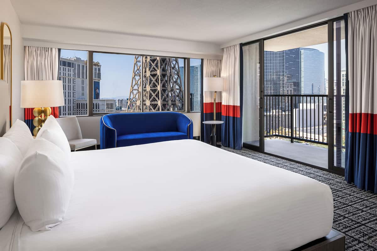 Premium bedding, in-room safe, desk, blackout curtains