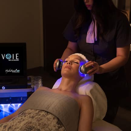 Couples treatment rooms, sauna, hot tub, steam room, body treatments