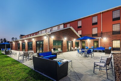 Holiday Inn Express & Suites Sulphur (Lake Charles) by IHG