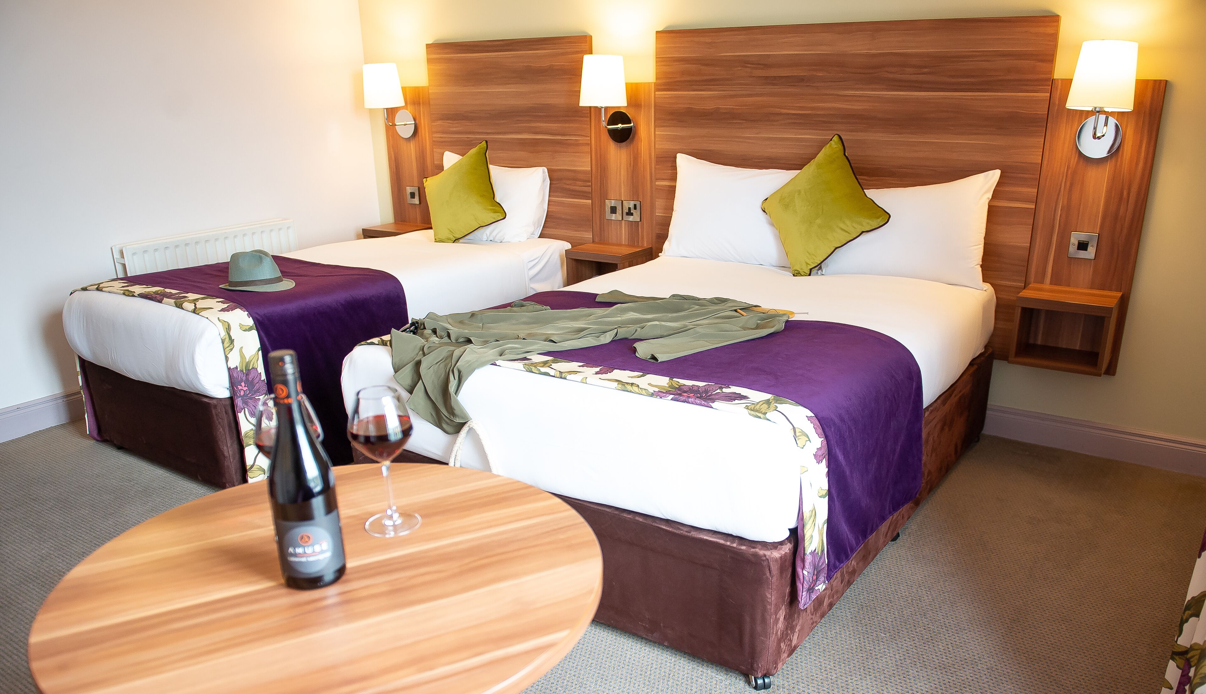 standard twin room | desk, iron/ironing board, free wifi, bed sheets