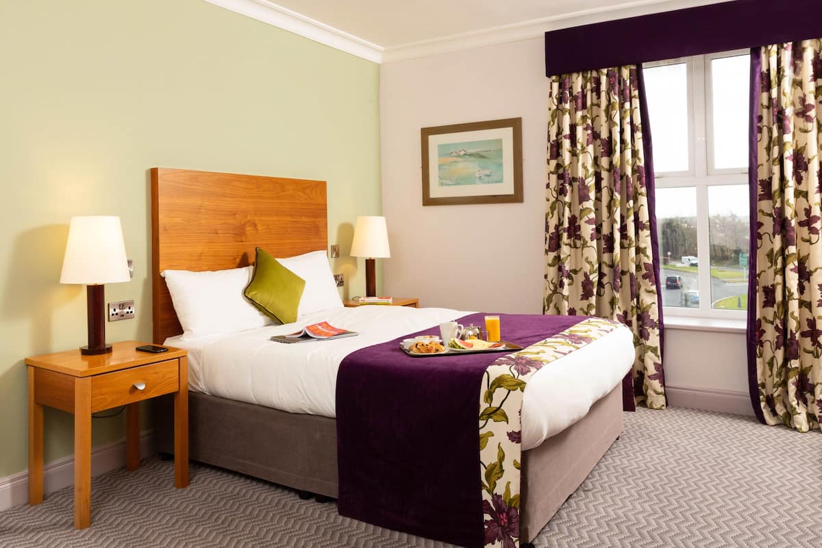 Desk, iron/ironing board, free WiFi, bed sheets
