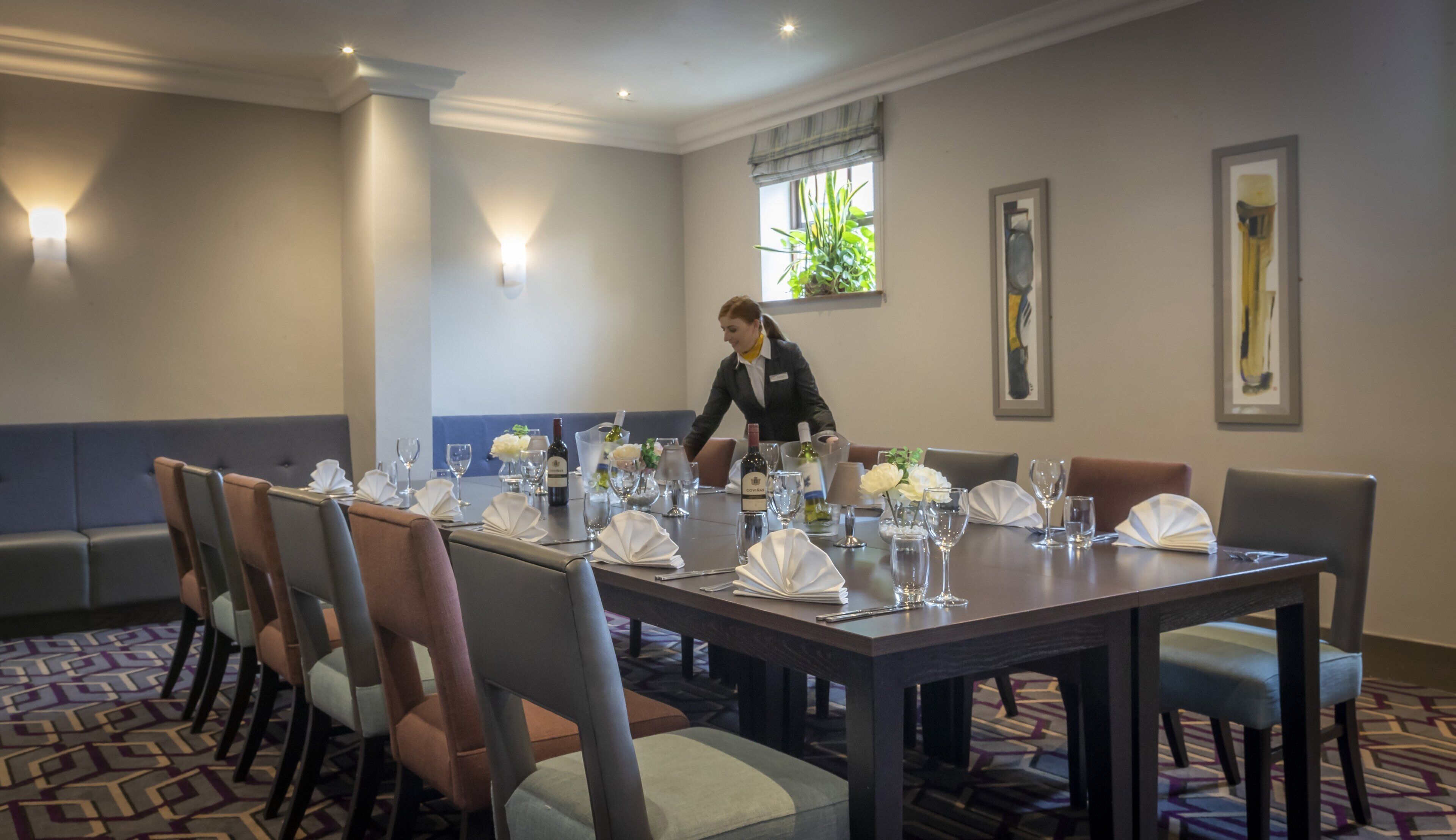 breakfast, lunch and dinner served