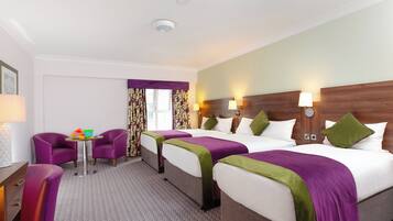 Bureau, fer et planche à repasser, Wi-Fi gratuit, draps fournis