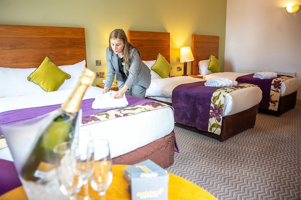 triple room | desk, iron/ironing board, free wifi, bed sheets