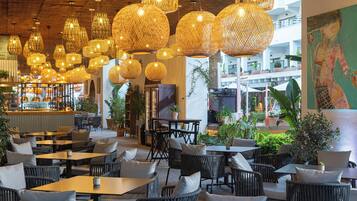 Se sirven desayunos, almuerzos y cenas