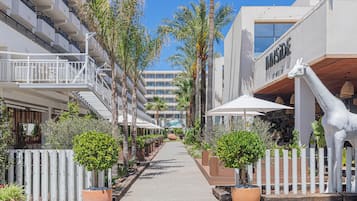 FrĂŒhstĂŒck, Mittagessen und Abendessen