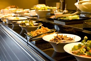 Daily buffet breakfast for a fee