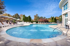 Indoor pool, seasonal outdoor pool, free pool cabanas, pool loungers
