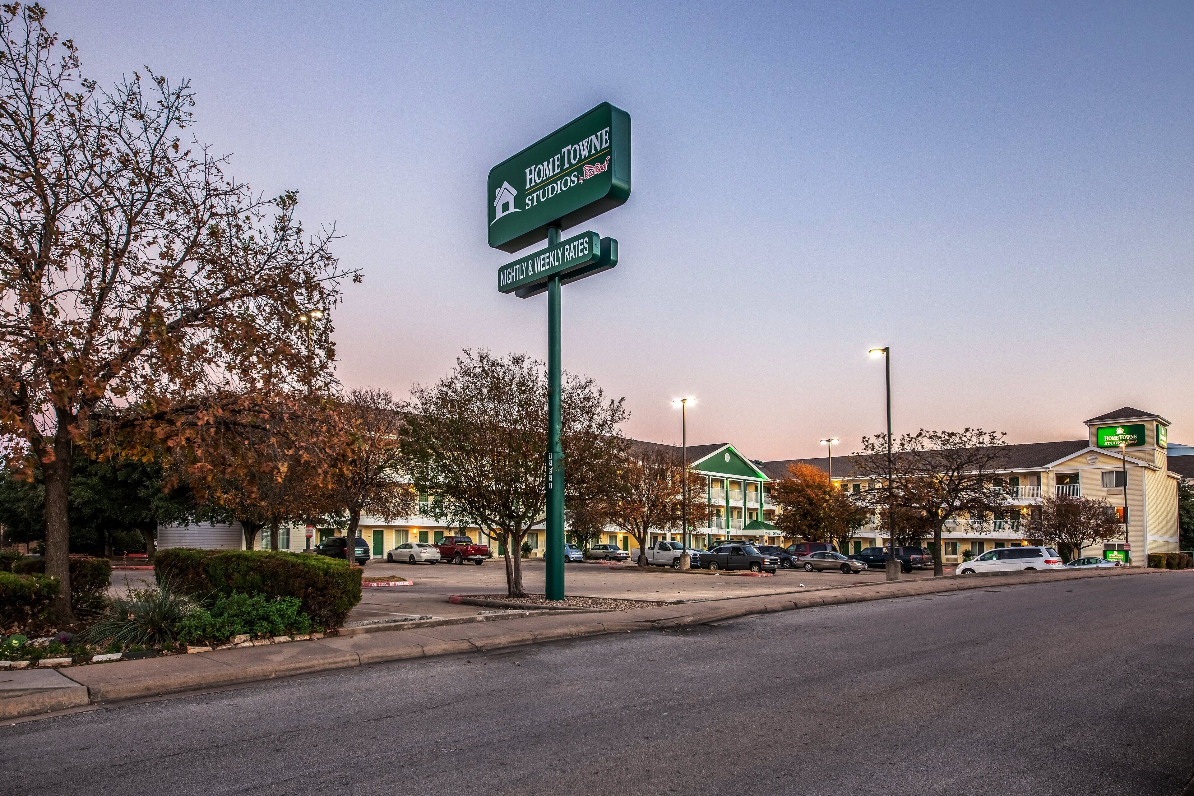 Photo - HomeTowne Studios by Red Roof Austin