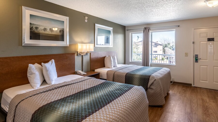 HomeTowne Studios by Red Roof Austin