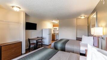 Desk, WiFi (free), individually furnished, bed sheets