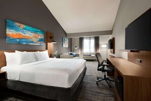 Habitación, 1 cama King size, para no fumadores, cocineta | Ropa de cama de alta calidad y escritorio 