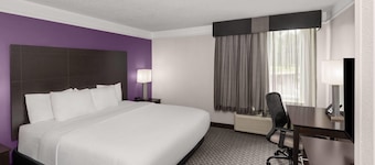 La Quinta Inn & Suites by Wyndham Austin Round Rock