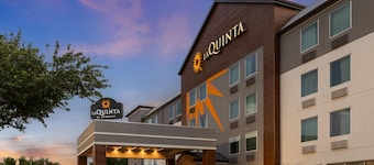 La Quinta Inn & Suites by Wyndham Austin Round Rock