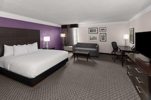 Premium bedding, pillowtop beds, desk, laptop workspace