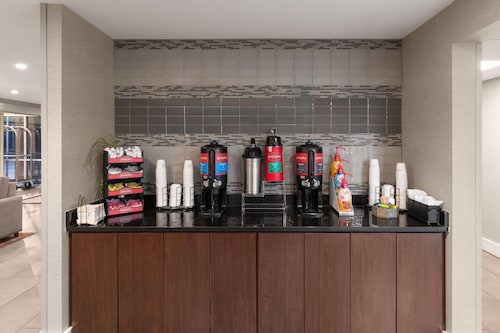 La Quinta Inn & Suites by Wyndham Austin Round Rock