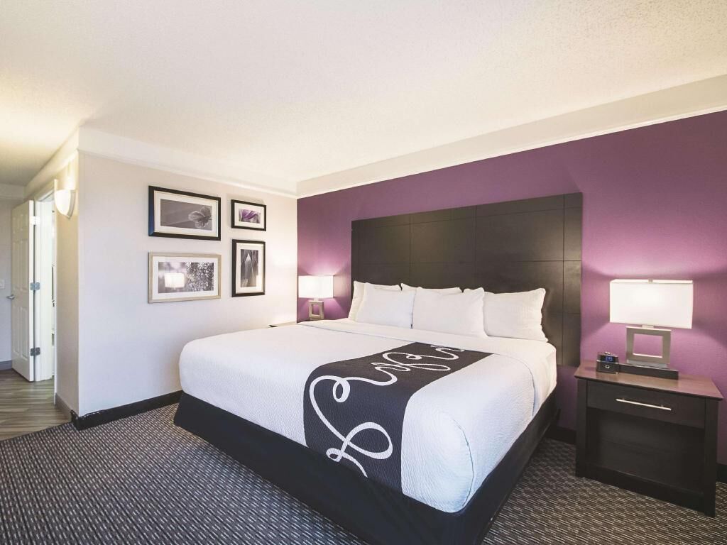 Premium bedding, pillowtop beds, desk, laptop workspace