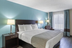 Desk, blackout drapes, iron/ironing board, free cribs/infant beds - SureStay Plus Hotel by Best Western Asheboro (Asheboro)