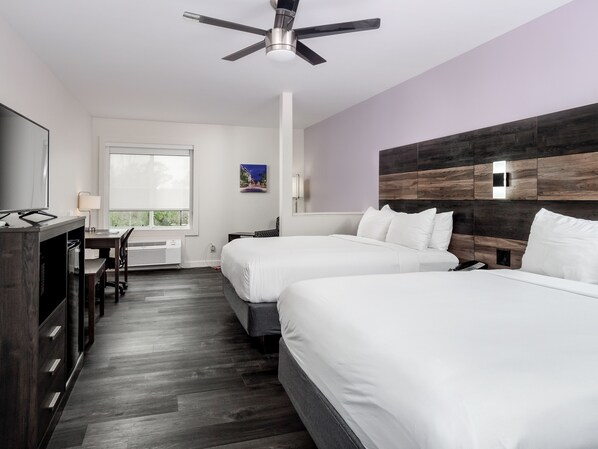 Deluxe Room, 2 Queen Beds, Non Smoking