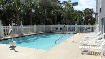 Kolam renang outdoor