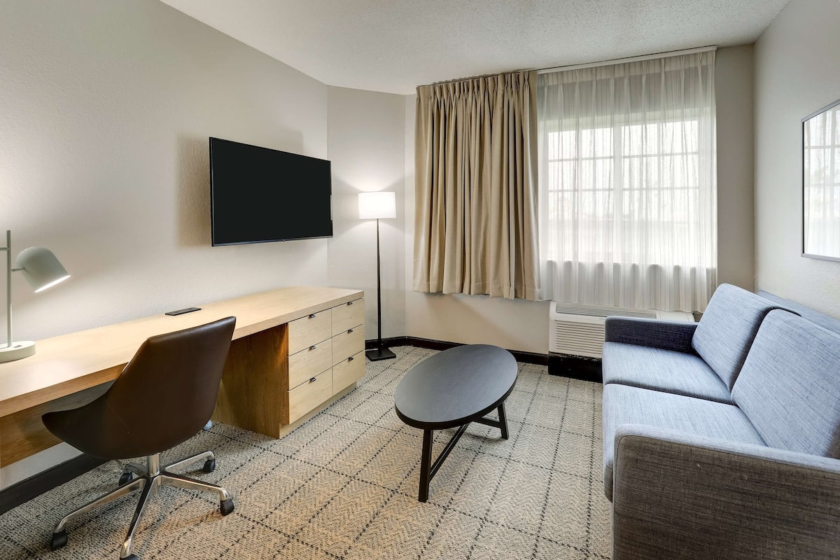Desk, laptop workspace, blackout drapes, free WiFi