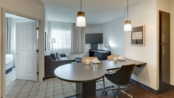 Bureau, espace de travail pour ordinateur portable, rideaux occultants