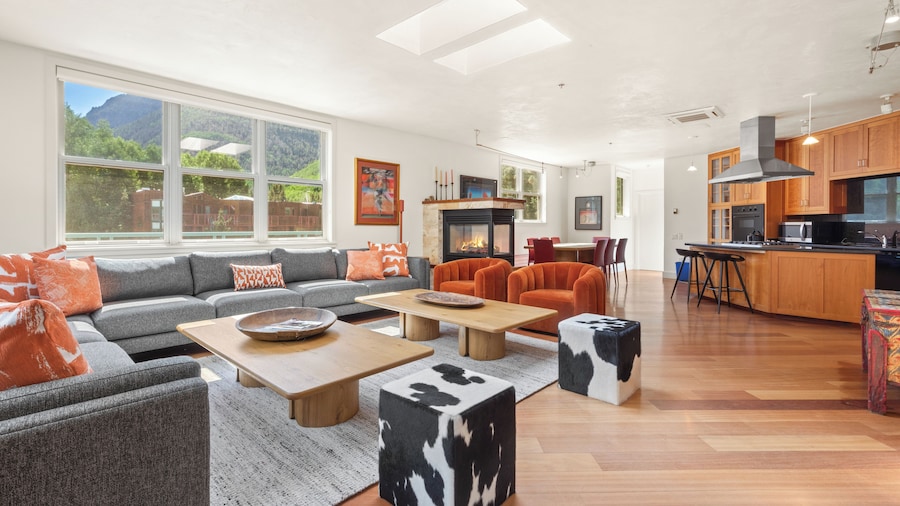 Camel's Garden Hotel