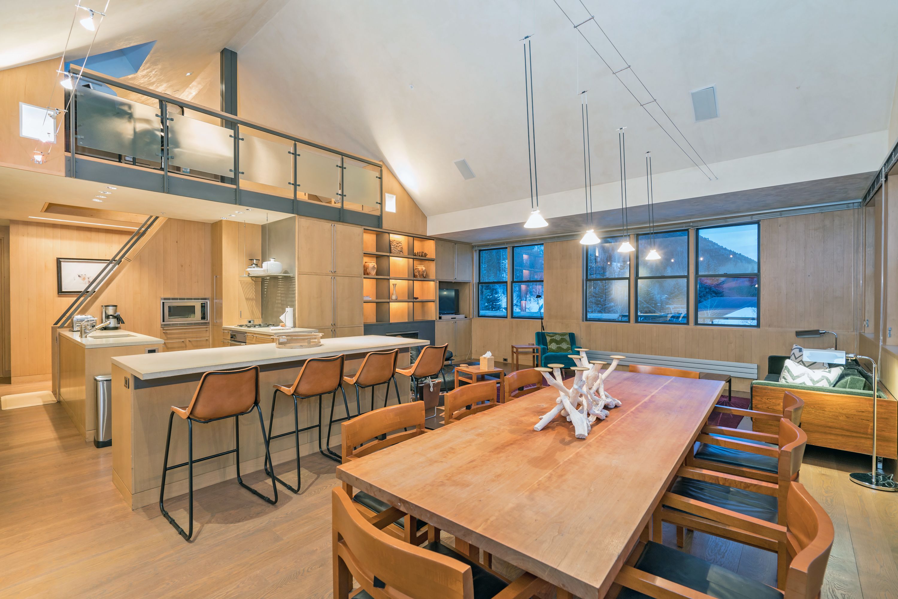 premium bedding, in-room safe, desk, iron/ironing board