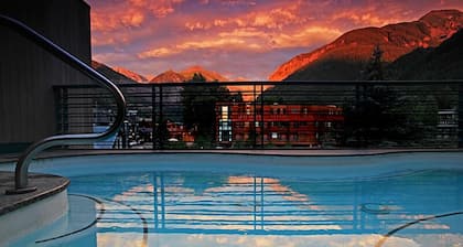 Camel's Garden Hotel