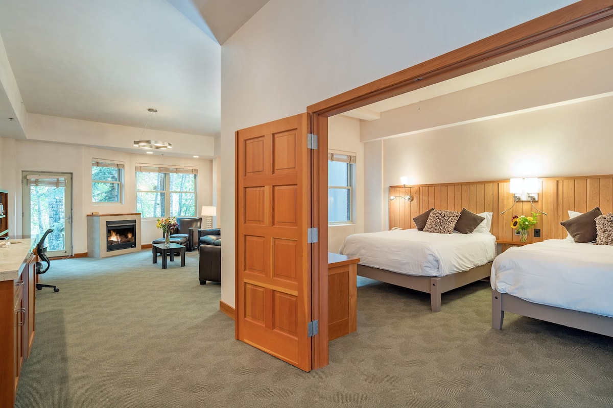 Premium bedding, in-room safe, desk, iron/ironing board