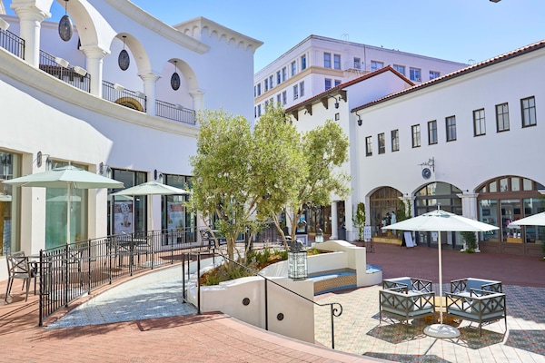 Shopping centre