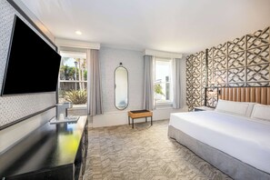 Habitación, 1 cama de matrimonio grande | Ropa de cama de alta calidad y caja fuerte