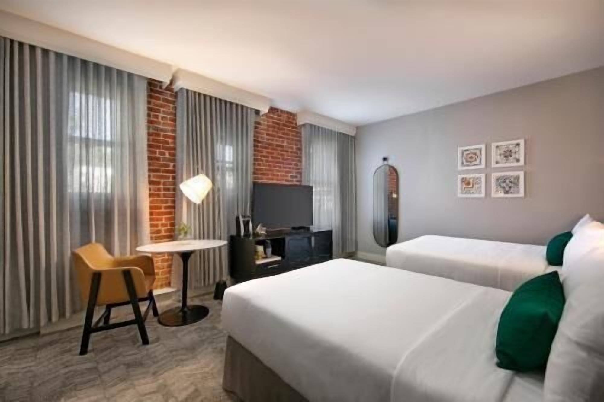 Premium bedding, in-room safe, laptop workspace, blackout drapes