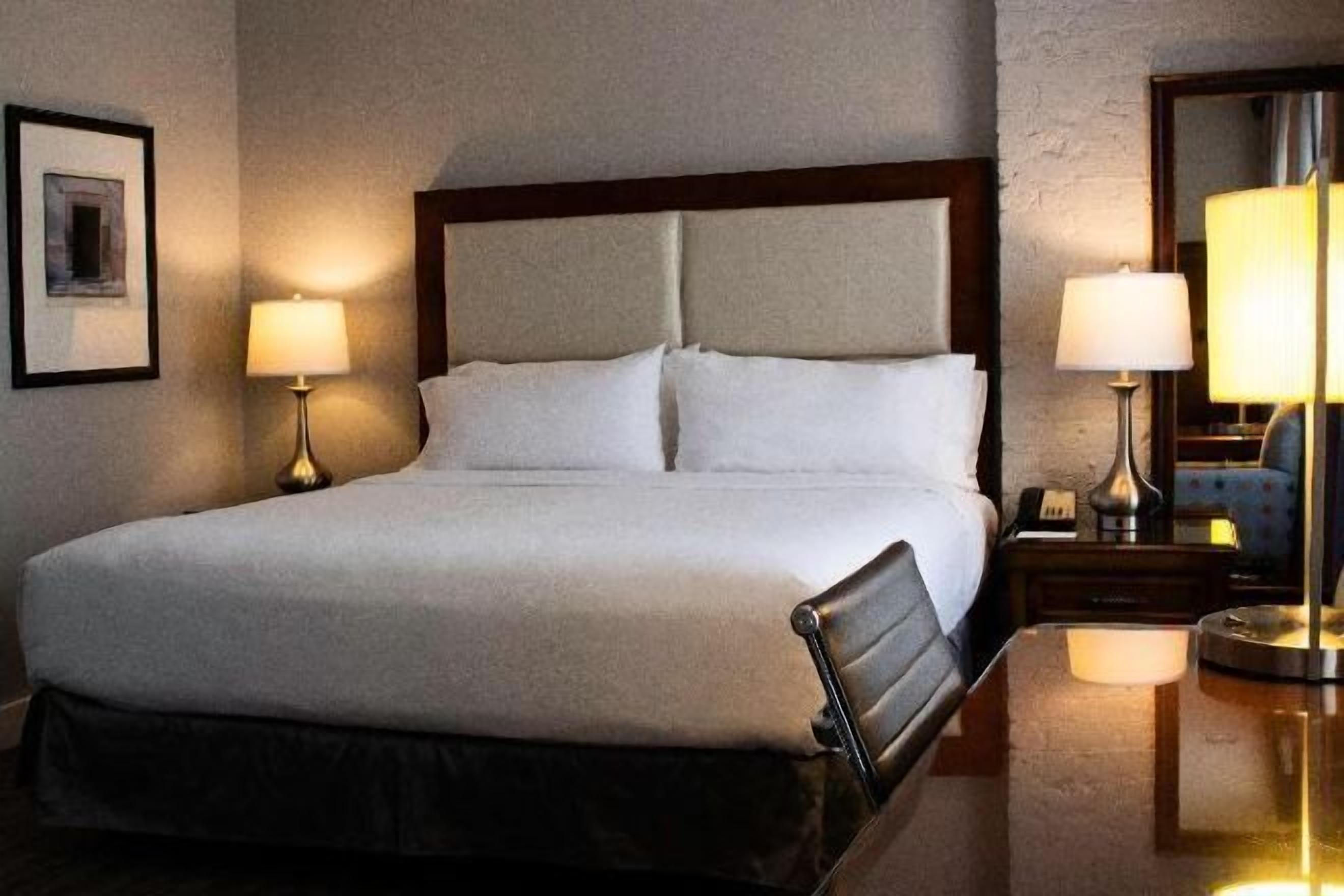 Premium bedding, in-room safe, laptop workspace, blackout curtains