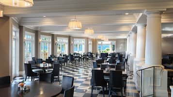 Sarapan lengkap setiap hari dengan biaya tambahan