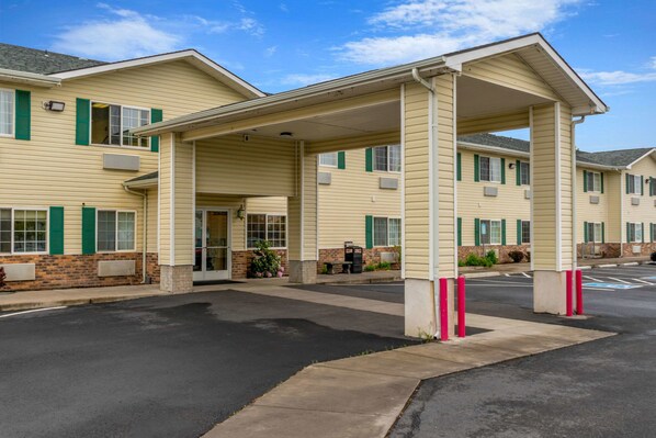 Exterior - Quality Inn Bend North (Bend)