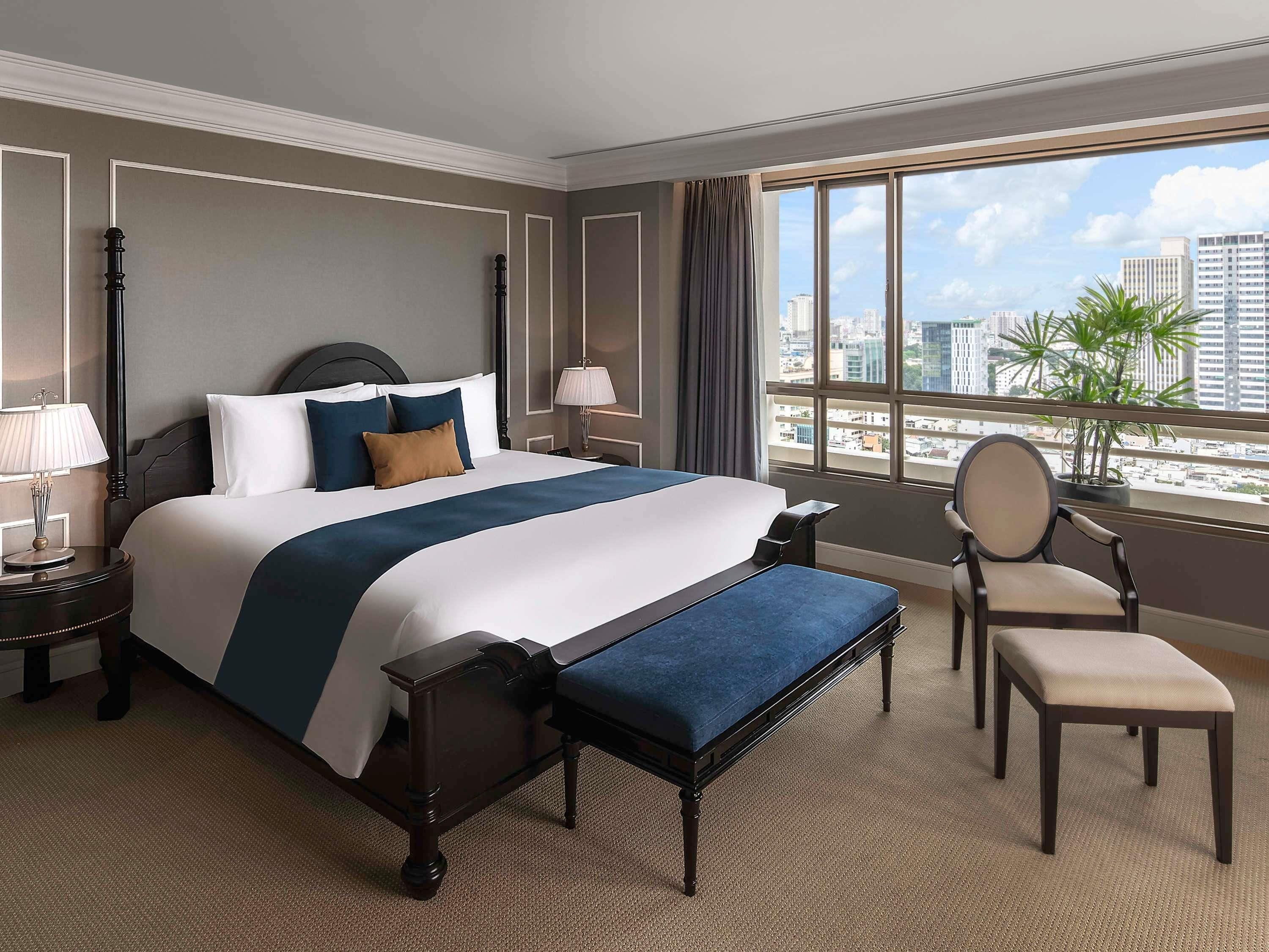 Phòng Suite Presidential, 2 phòng ngủ | Bộ đồ giường cao cấp, minibar, két bảo mật tại phòng, bàn 