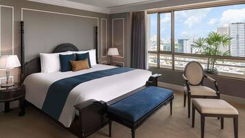 Phòng Suite Presidential, 2 phòng ngủ | Bộ đồ giường cao cấp, minibar, két bảo mật tại phòng, bàn