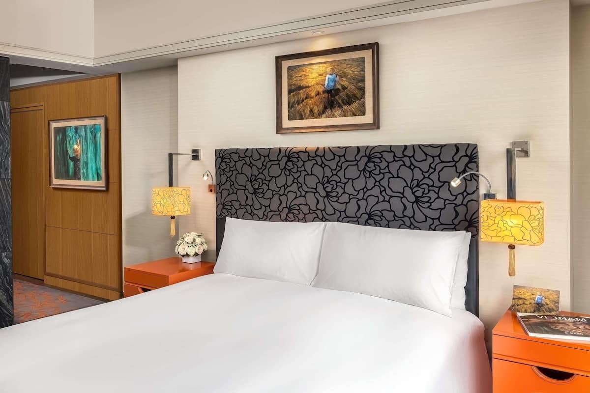 Suíte júnior, 1 cama King, vista para a cidade | 1 quarto, roupas de cama premium, frigobar, cofres nos quartos