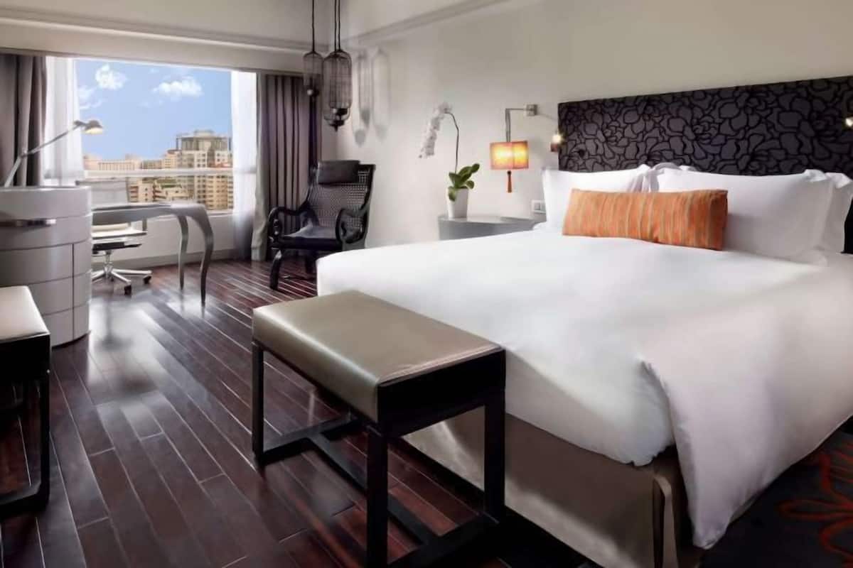 1 bedroom, premium bedding, minibar, in-room safe