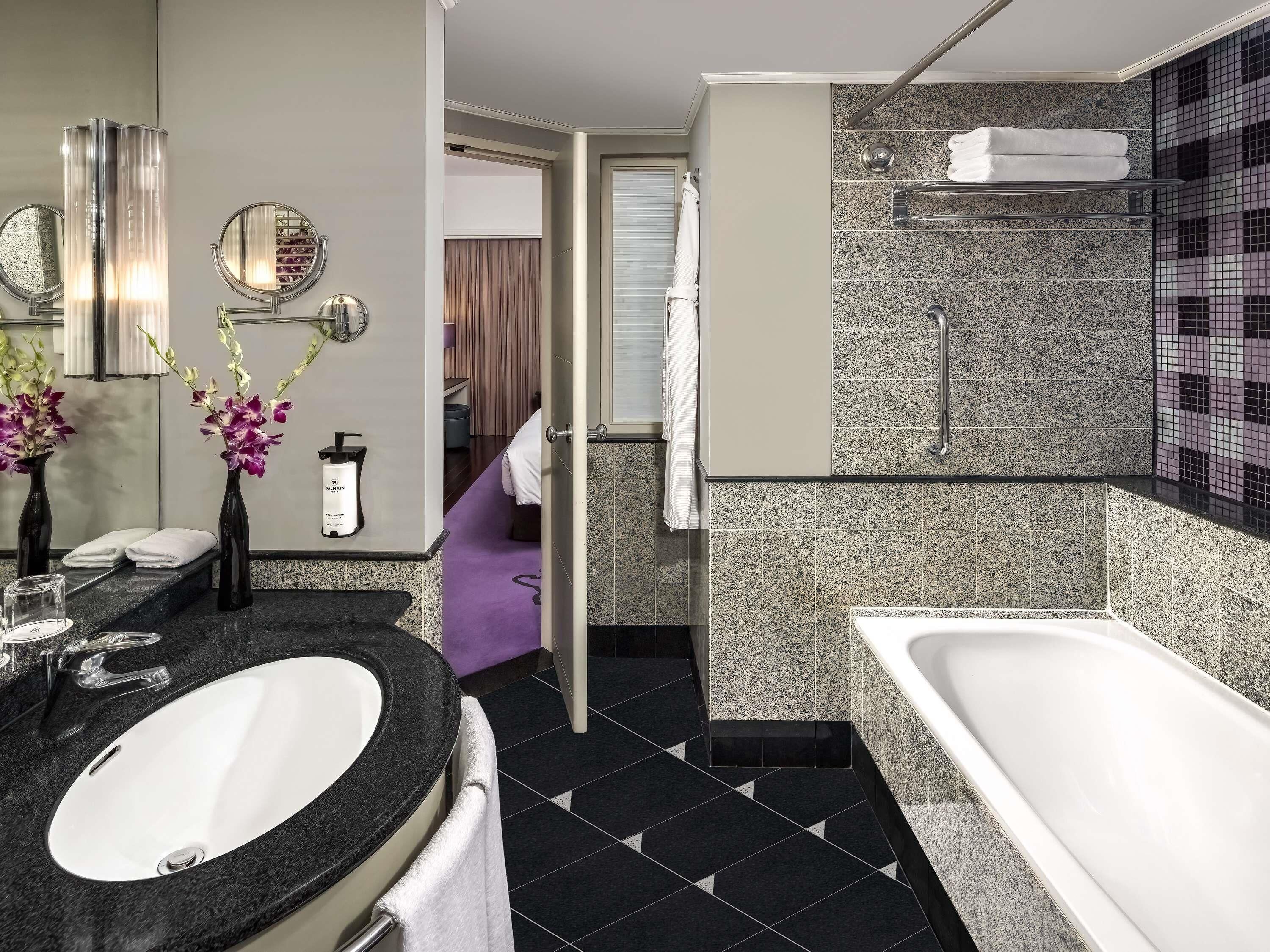 Ropa de cama de alta calidad y minibar 