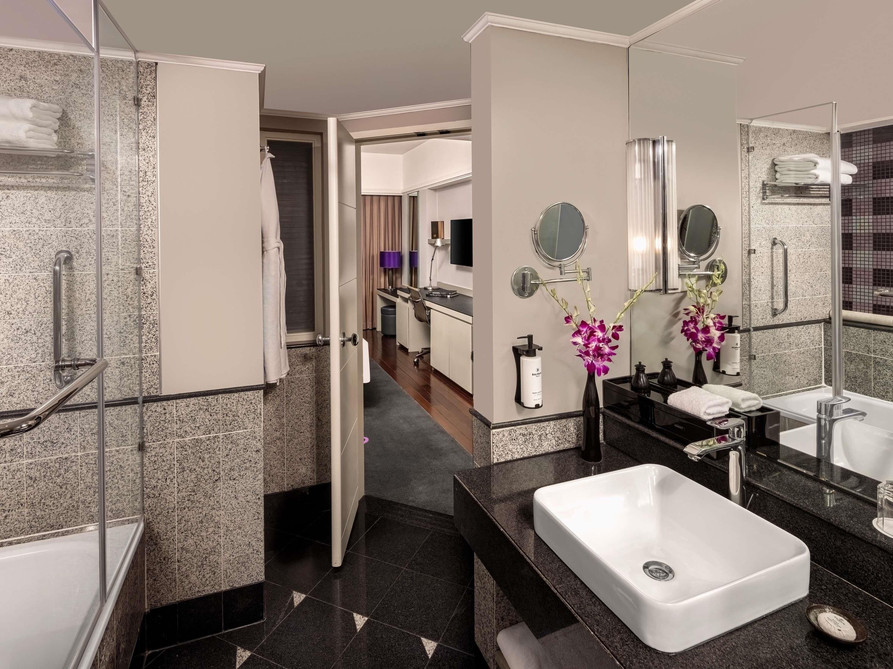 Chambre Supérieure, 2 lits une place, vue ville (Club Millesime Access) | Salle de bain