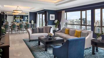 Presidential Suite, 2 Bedrooms | 1 bilik tidur, peralatan tempat tidur premium, bar mini