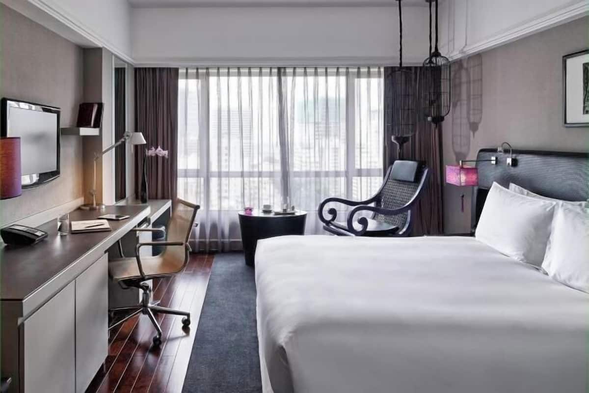 1 bedroom, premium bedding, minibar, in-room safe