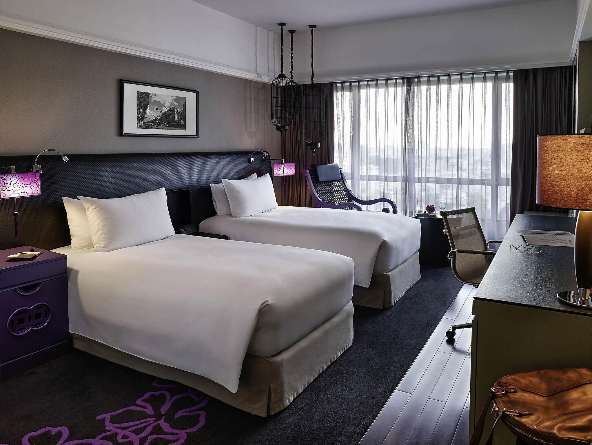 Superior kamer, 2 eenpersoonsbedden, uitzicht op de stad (Club Millesime Access) | Luxe beddengoed, een minibar, een kluis op de kamer, een bureau