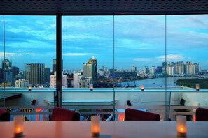 2 Bars/Lounges, Bar auf der Dachterrasse, Lobby-Lounge