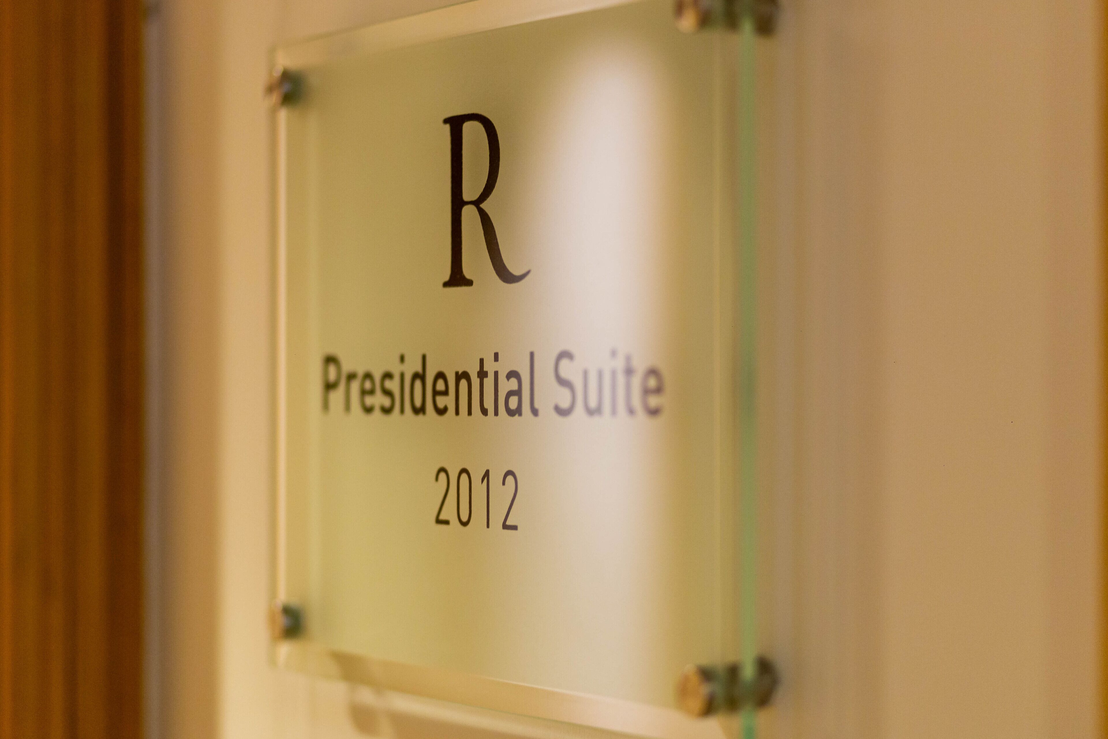 presidential suite, 1 king bed, river view | room amenity
