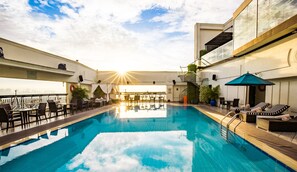 Outdoor pool, pool umbrellas